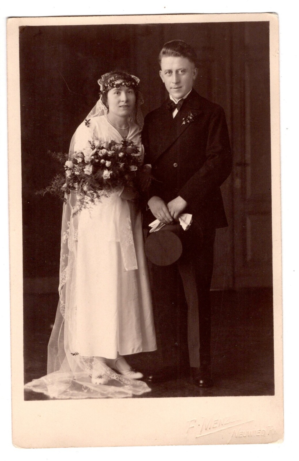 Wedding Bridal Couple Photo Studio F. Menzel Neuwied Vintage approx. 1920 (K1046)