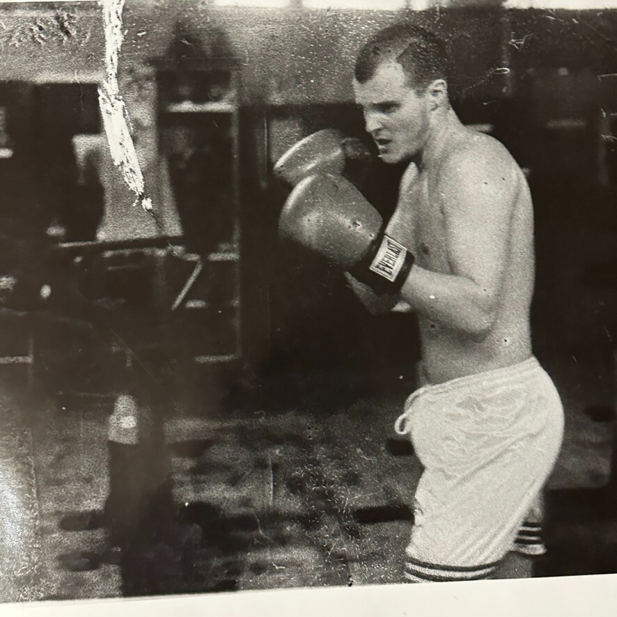 Photograph Silver Gelatin Print Janine Gordon Signed 20×24″ B/W Boxing Gleasons
