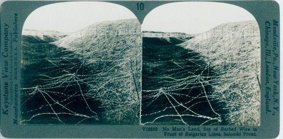 Stereo Photo Thessaloniki Greece, Sea of Barbed Wire in Front… – 10770023