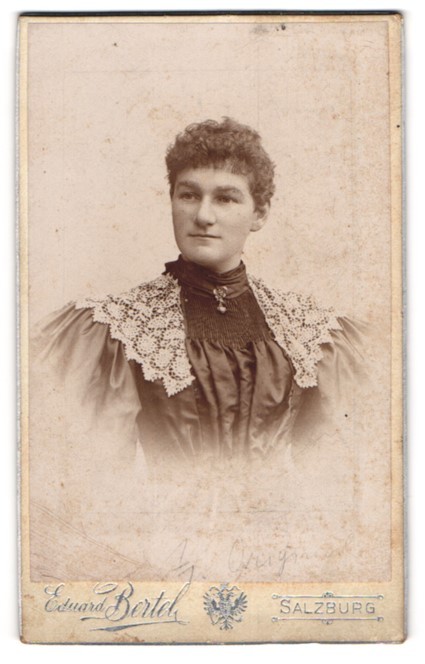 Photography Eduard Bertel, Salzburg, Mrs. Rosa Zöhule in dress with lace
