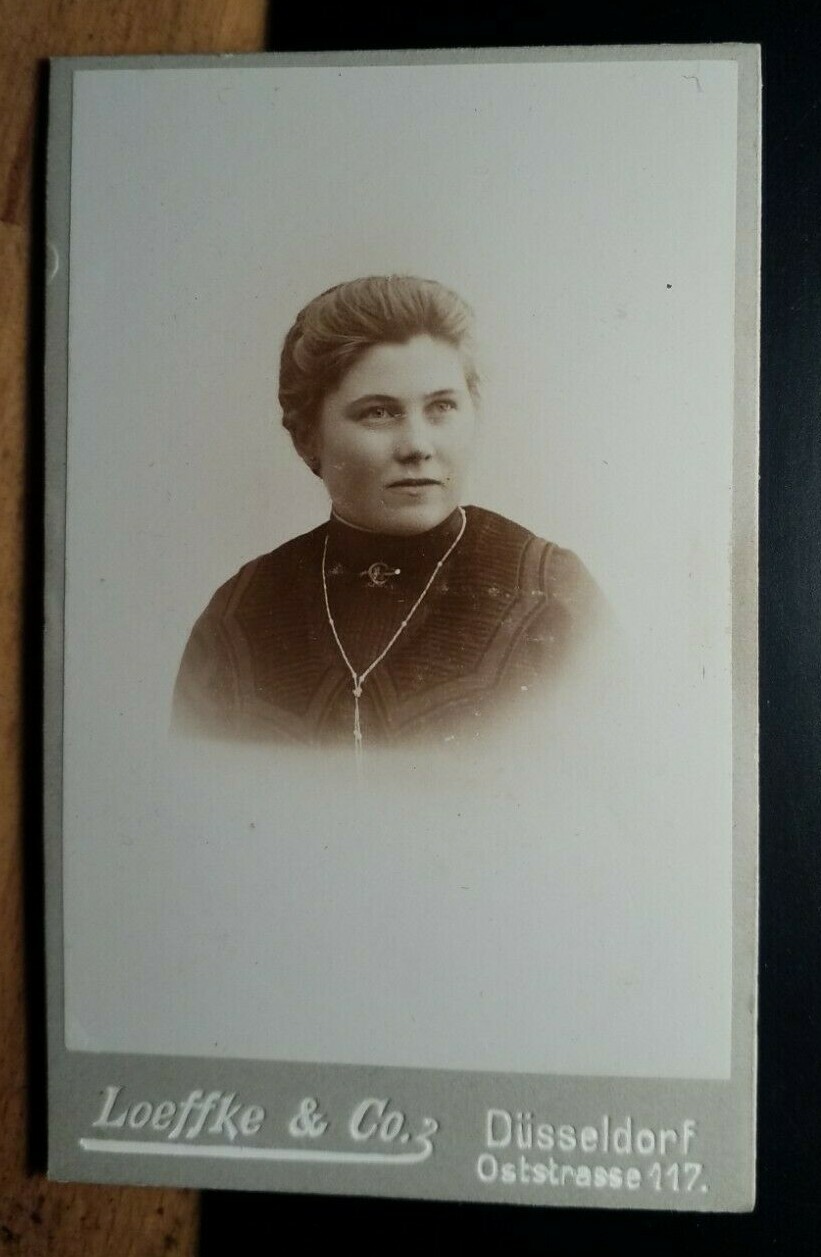 Woman portrait/CDV Loeffke & Co. Düsseldorf