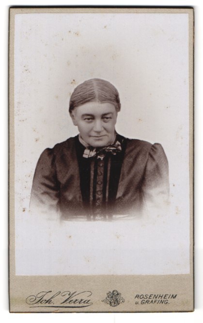 Photograph Joh. Verra, Rosenheim, Frühlingstr. 10, Portrait of an Elderly Woman