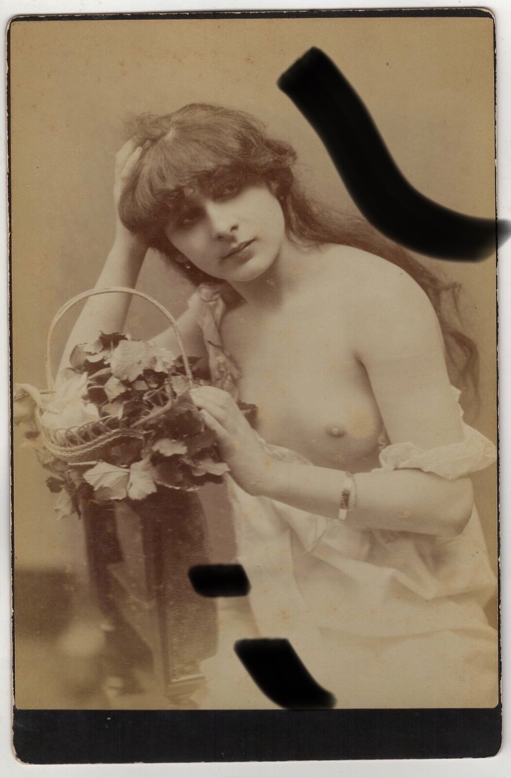 16.5×10.5cm Albumin Cabinet Photo Circa 1900 Woman Semi Nude Breasts