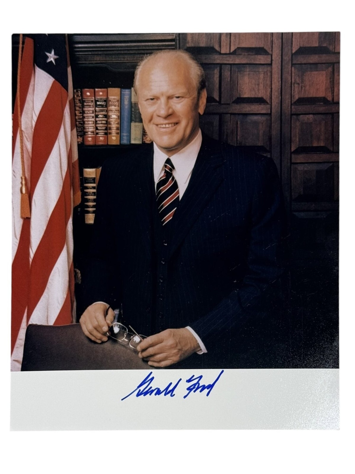 Gerald Ford / Signed Presidential Portrait Photo 1977