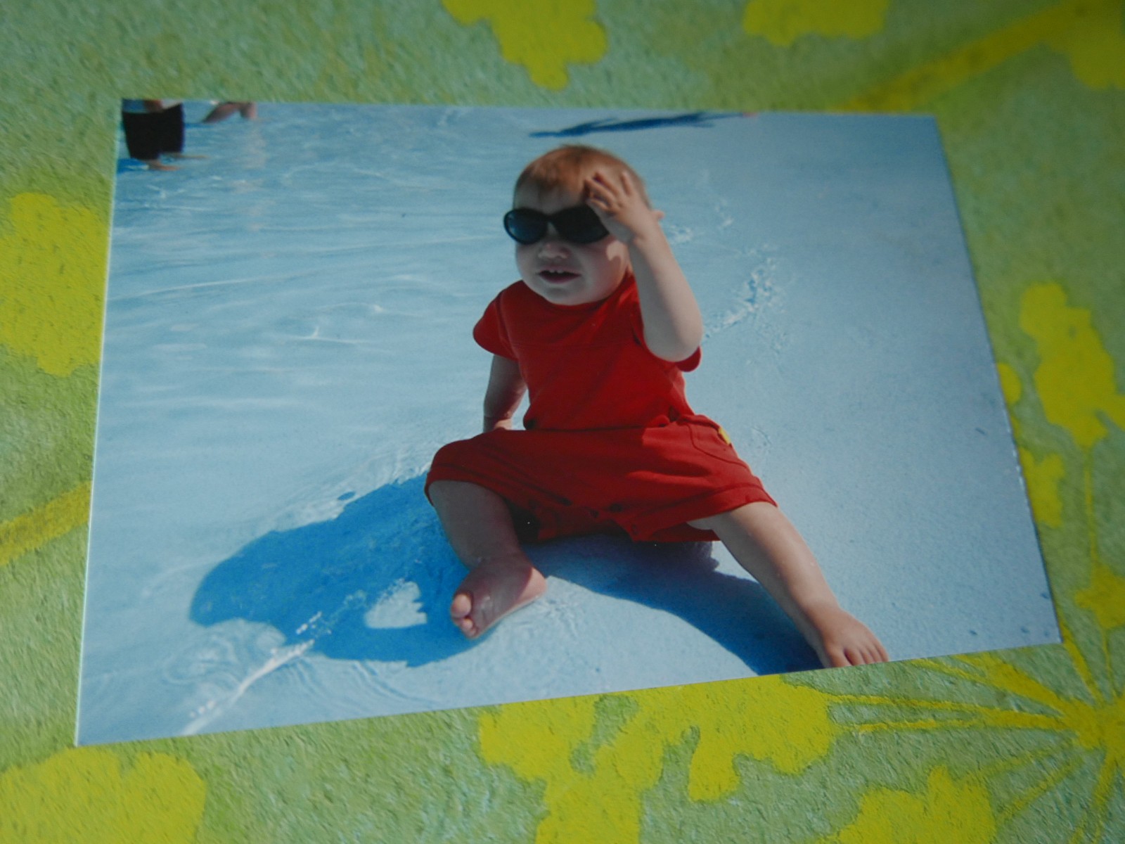 “PISTE SCARE”: PHOTO, PHOTOGRAPHY, CHILD, SNOW, WINTER, COURAGE, COOL, HOLIDAY, FASHION