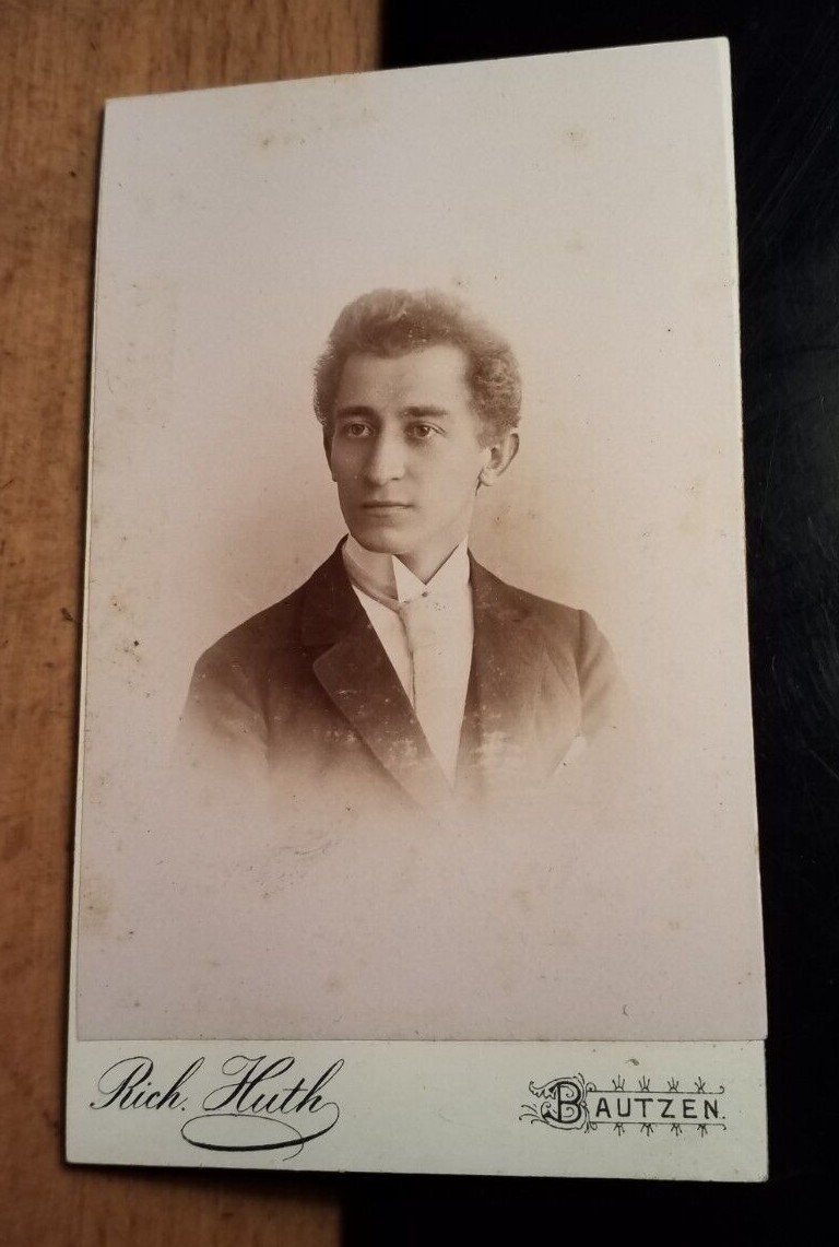Young Man – Portrait / CDV Rich. Huth Bautzen