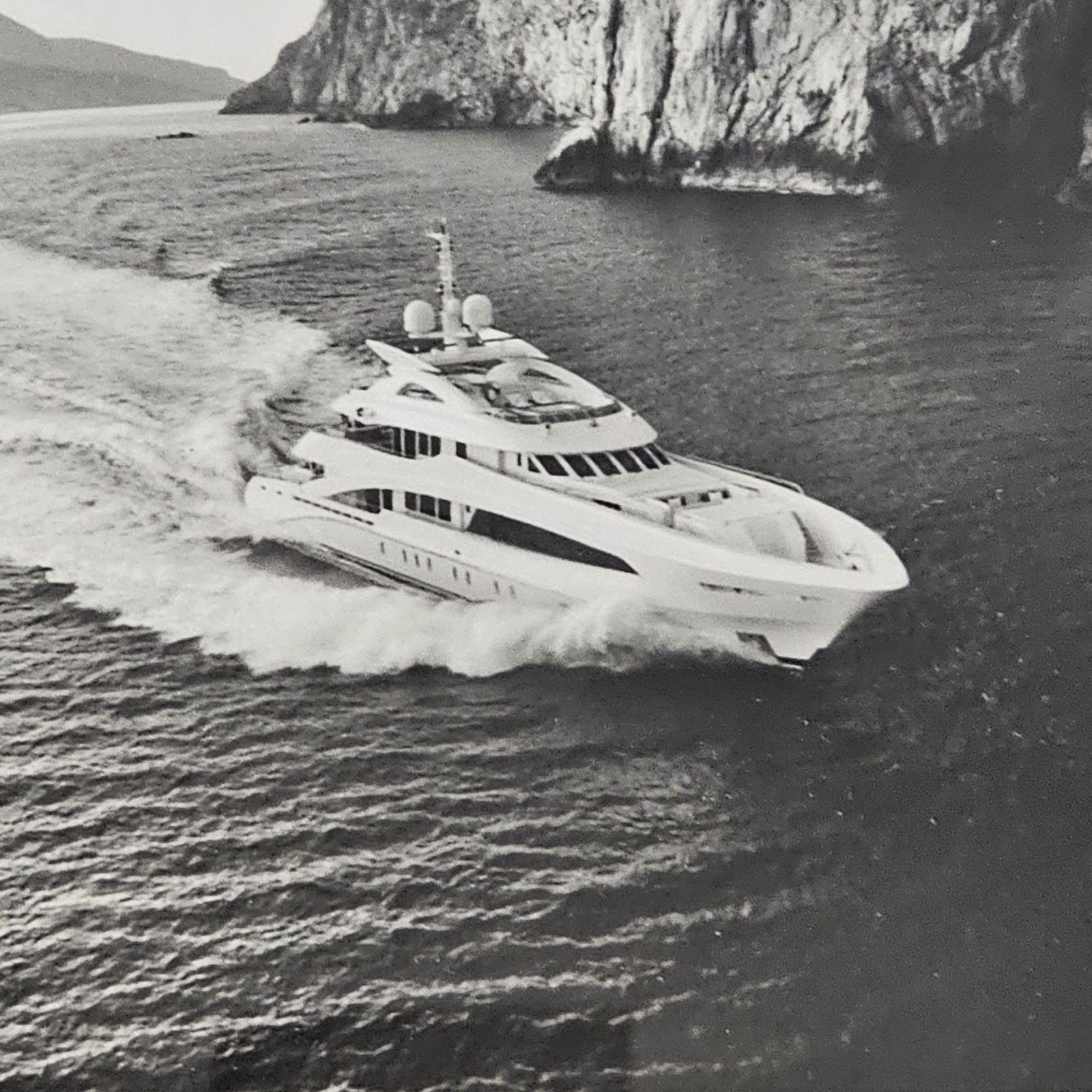 Framed B&W Photo Print Private Yacht Luxury Real Estate Office 10.2″×10.2″ READ⬇