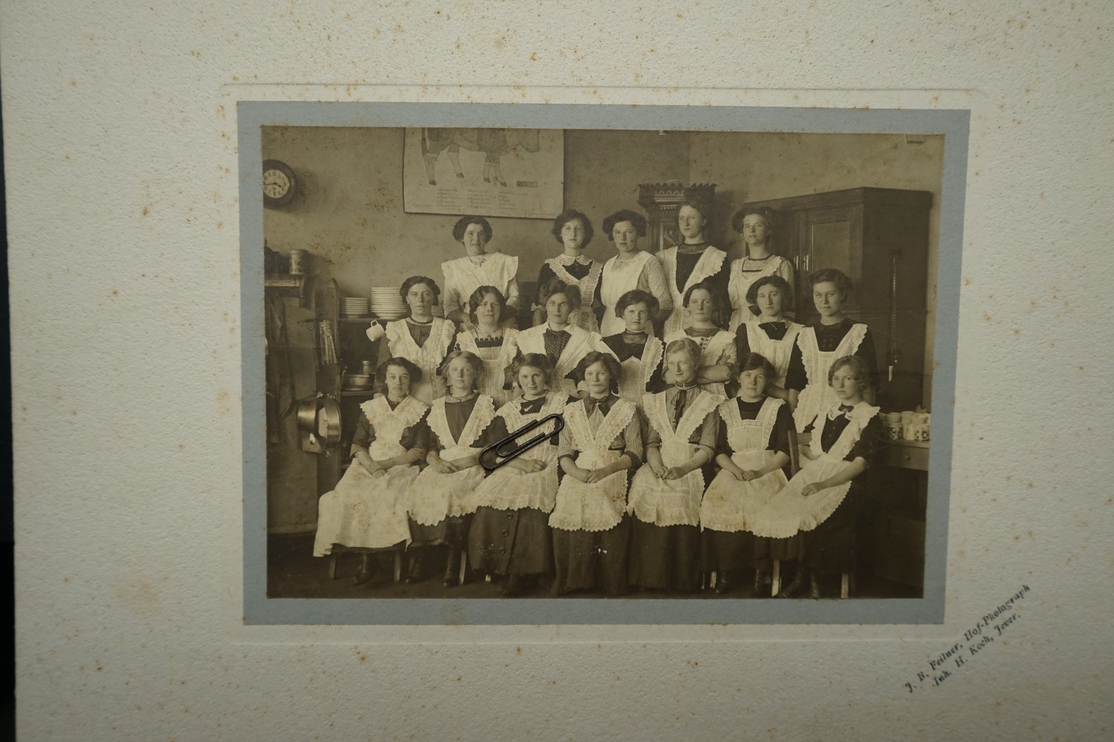 Photo Portrait CDV Maid Servants Jever Hof Kitchen Aid Fashion Woman Girl
