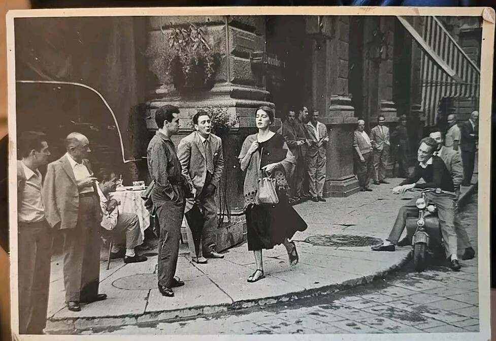 Ruth Orkin – American Girl in Italy 1951 AUTOGRAPHED ORIGINAL POST CARD SIZE