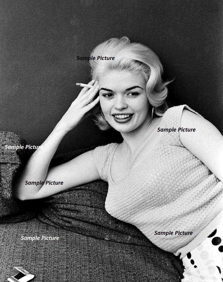 Jayne Mansfield Was Holding A Cigarette – Photo Semi Glossy (Print)