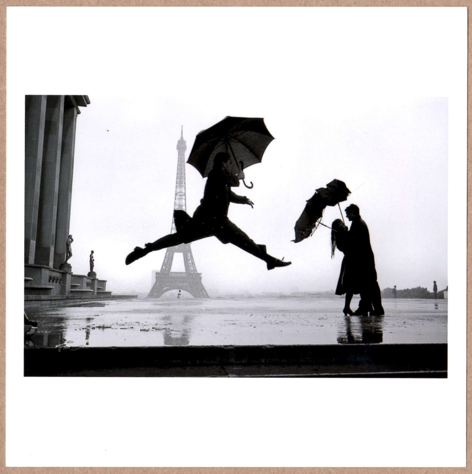 STAMP SIGNED ELLIOTT ERWITT EIFFEL TOWER PARIS FRANCE 1989 6 x 6 MAGNUM PRINT
