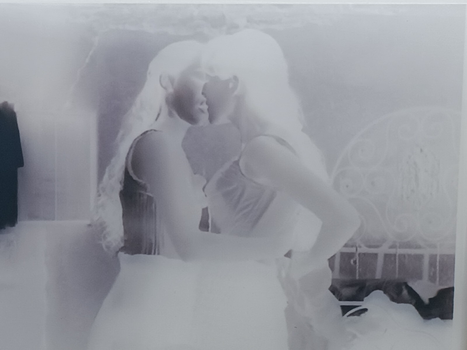 5##Photo negative film -Vintage- Kissing women – Lesbian couple – Love – Kiss