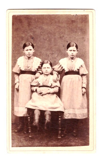 CDV Photo Circa 1880, 3 Little Girls