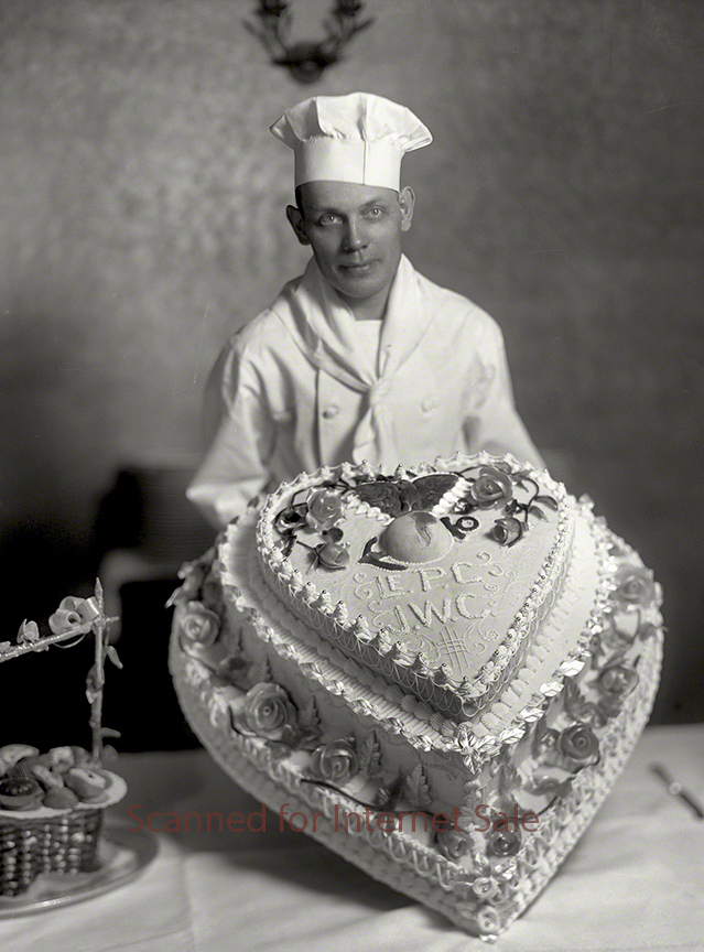 1919 Cake Boss // Deluxe Wedding Cake PHOTO, Baker Cup Cake, Bakery Chef