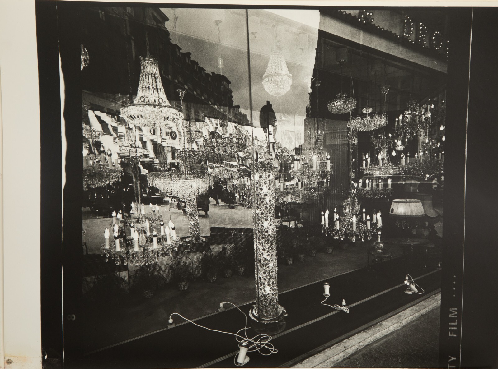 Photographic Print Analog Matte Paper Amateur 1980 30X40cm Paris Boutique