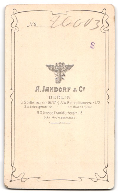 Photograph A. Jandorf & Co, Berlin, Spittelmarkt 16/17, portrait of an elegant