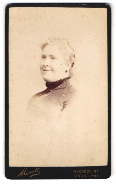 Photograph Mowll, King’s Lynn, London Rd. 4, Portrait Lady in Dress with Curls,