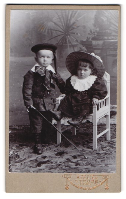Photography Woldemar Strube, Löbau, siblings in chic clothes