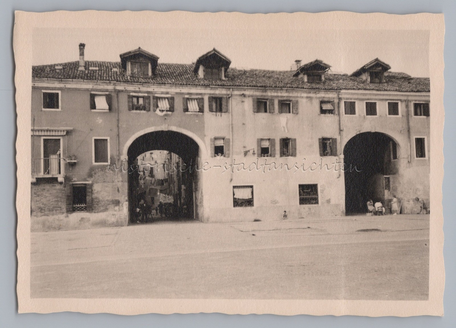 Venice Italy – Building with Backyard – Vintage Photo 1950s