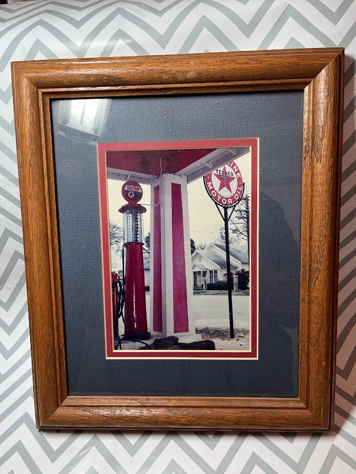 MICHAEL WRIGHT ~ VINTAGE TEXACO OIL STATION PHOTOGRAPH ~ FRAMED/MATTED ~ 10 x 12