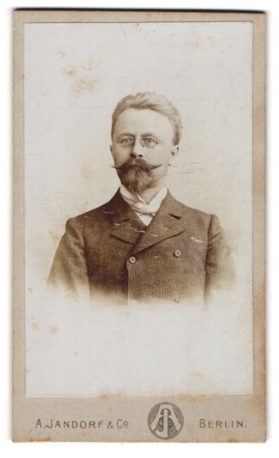 Photograph A. Jandorf & Co., Berlin, portrait fashionably dressed gentleman with Zwic