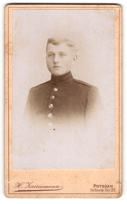 Photograph H. Zimmermann, Potsdam, Schock-Strasse 27, soldier in guard uniform