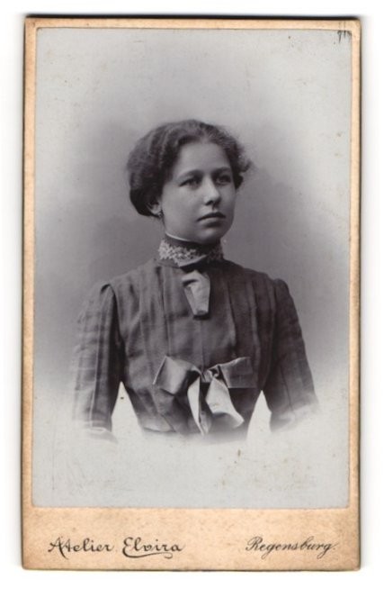 Photography studio Elvira, Regensburg, Gesandtenstr. C. 92 and Danish C. 86 1