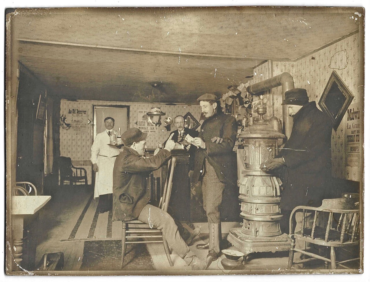 Vernacular photograph – Tavern interior / 1890