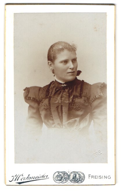 Photograph J. Werkmeister, Freising, District Court Street 445, Young Lady in Mode