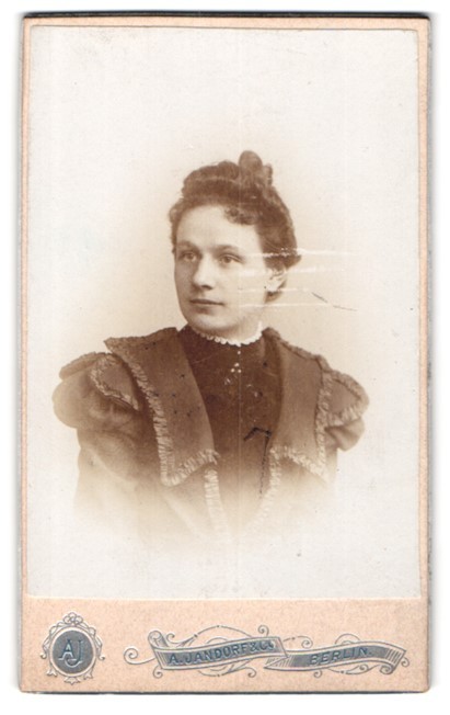 Photograph A. Jandorf & Co., Berlin, Belle-Alliance-Str. 1, portrait of a lady