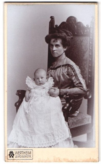 Photography Wertheim, Berlin, Leipzigerstr., portrait mother Emmy with son Erwin