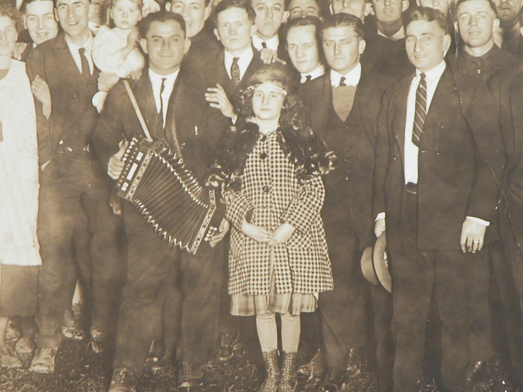 Vtg 1920s 30s B&W Sepia Photograph Family Portrait Banjo Accordion Utica NY Band