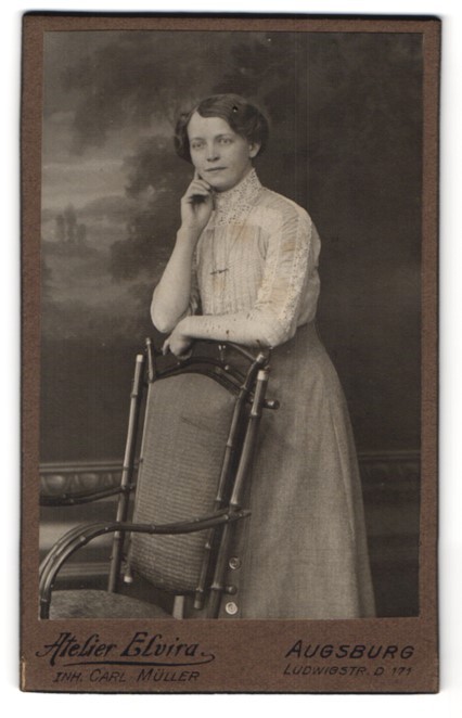 Photography studio Elvira, Augsburg, Ludwigstr. 171, Attractive Young Woman Lean