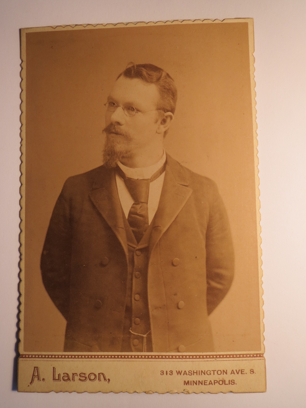 Minneapolis Minnesota USA – Standing Man with Beard & Glasses – Portrait / CAB