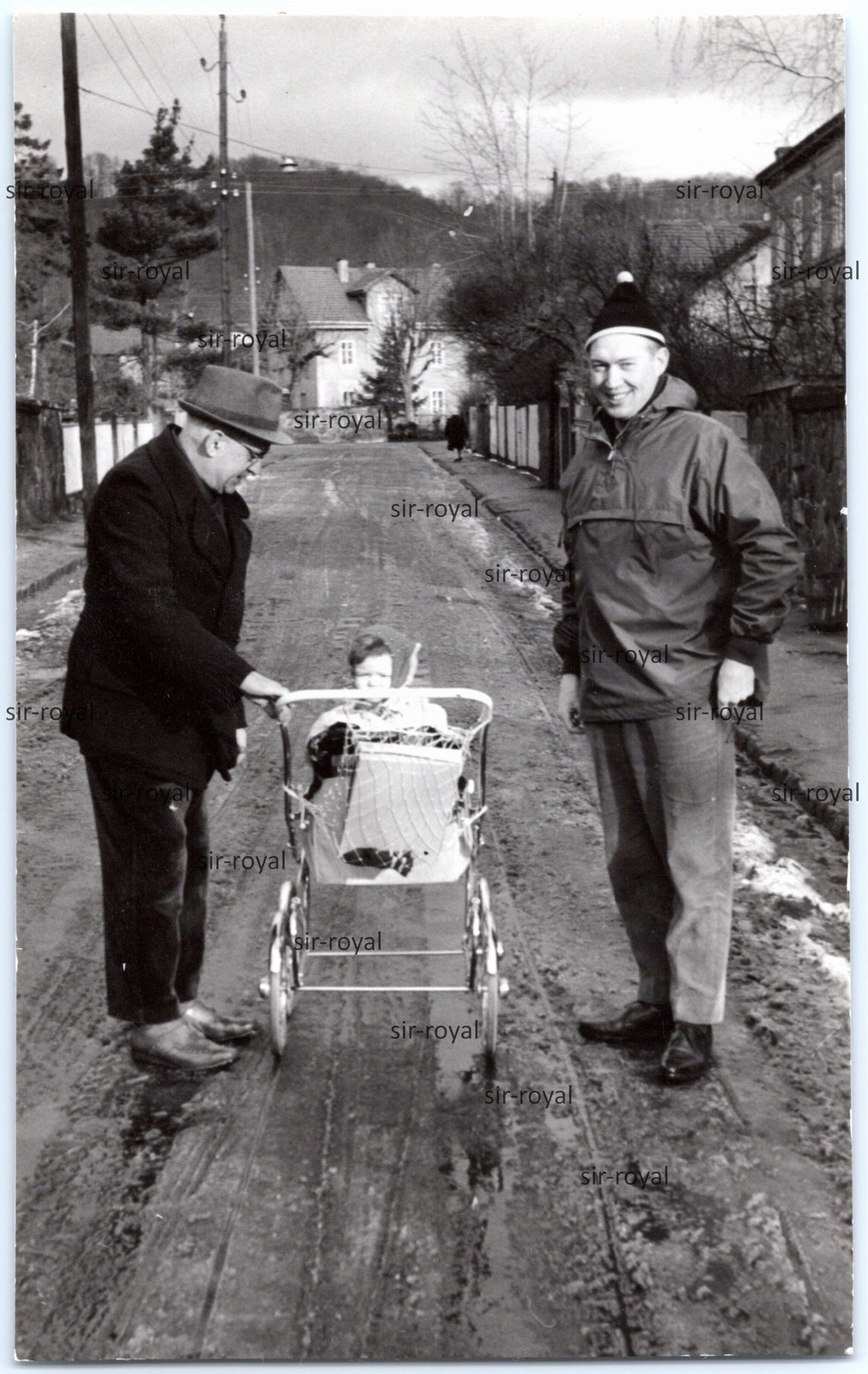 Radebeul 1964 – People on Ernst Thälmann Street – GDR 1960s – Photo 8x13cm