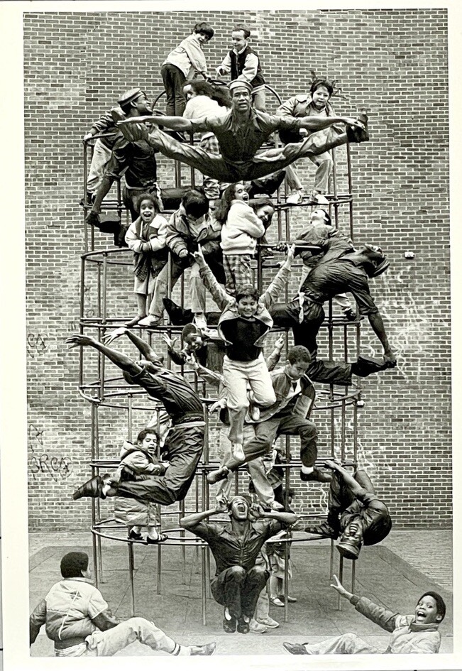 Mel Tomlinson & The Kids (1987) Photo By John Chan – Fotofolio Art Print Card