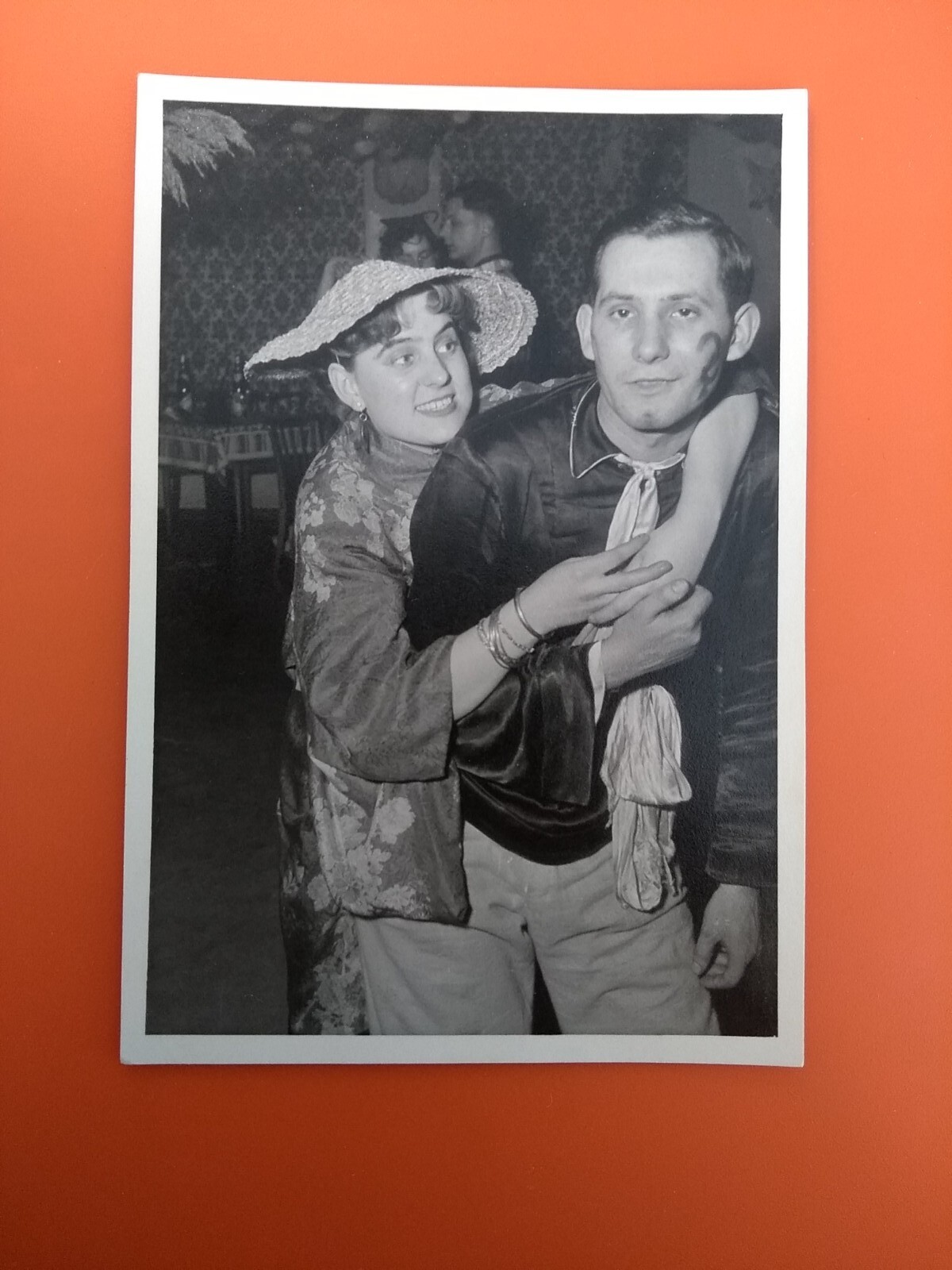 Photo Antique Vintage Old Woman Man Question Mark On Face Man ? nice old photo xx