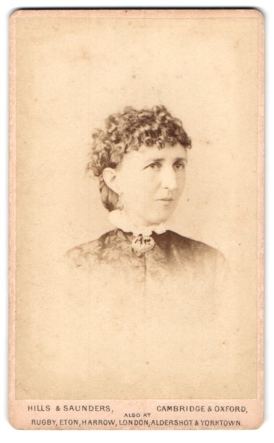 Photograph Hills & Saunders, Cambridge, Portrait of a Lady CDV / Cabinet Photo