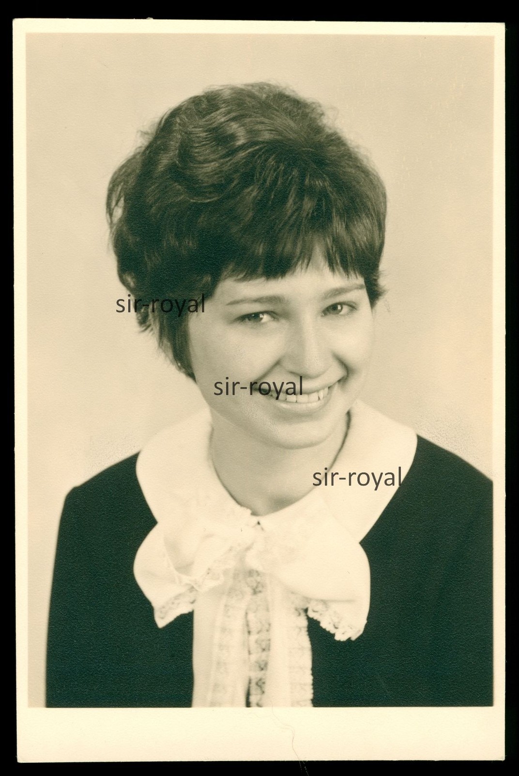 Itzehoe 1960s – Pretty Woman in Portrait – Photo Postcard 9x14cm