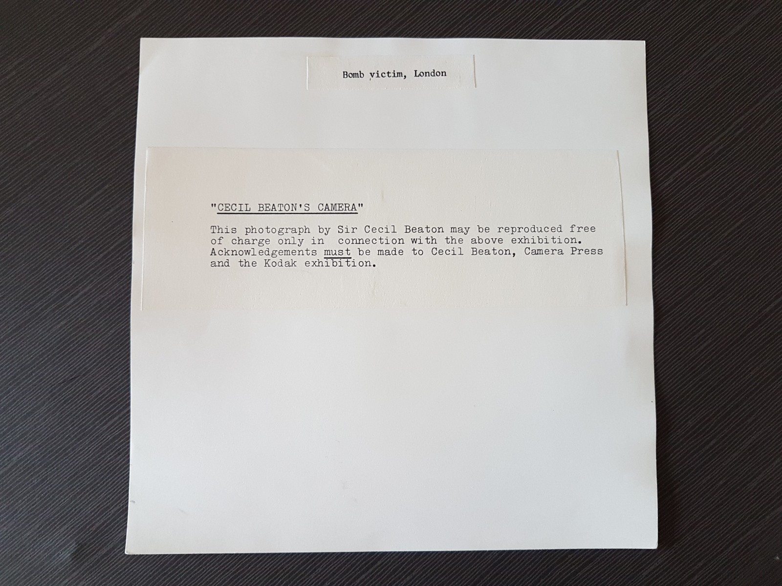 photograph cecil beaton bomb victim london 19.6×19.6cm as retro description