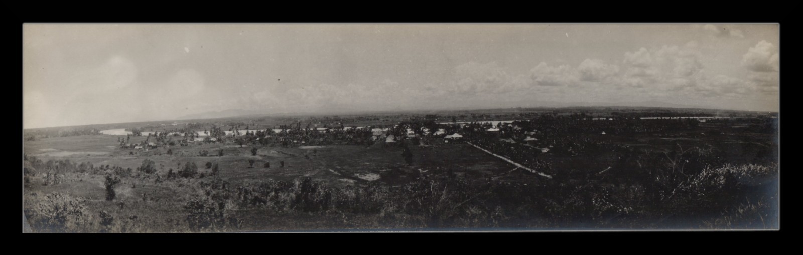 Real Panoramic Photographic Print of Philippines ca 1900-10 (11 3/4″x3 1/4″ ) B