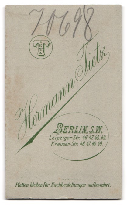 Photograph Hermann Tietz, Berlin-SW, Leipziger Strasse 46-49, portrait young Da