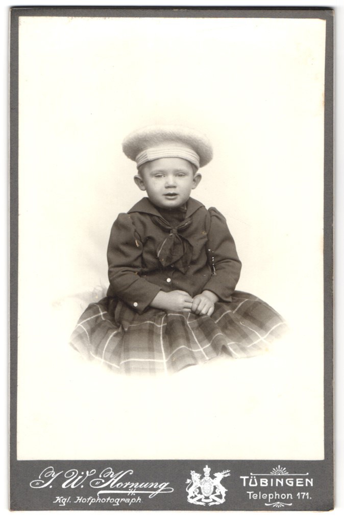 Photograph J. W. Hornung, Tübingen, Uhlandstraße 11, portrait of a young boy