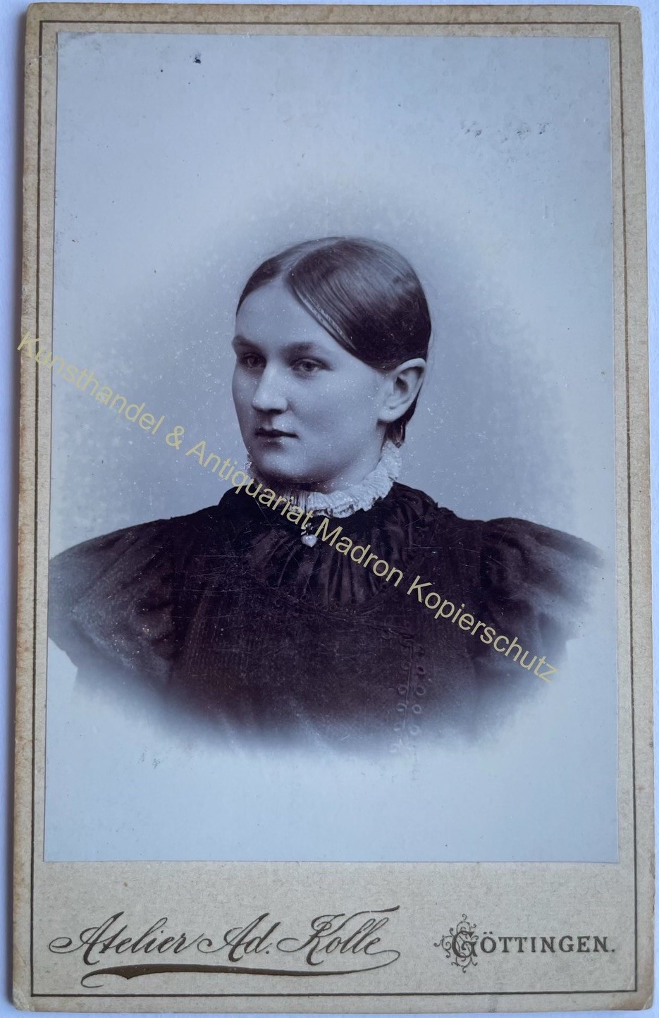orig. CDV photo woman lady picture old fashion around 1890 studio A. Kolle Göttingen